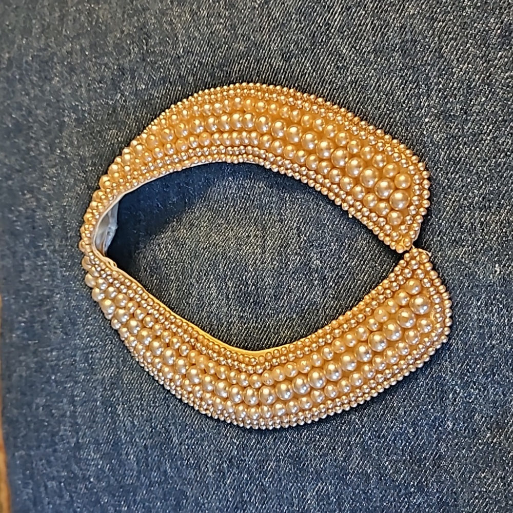 Vintage faux pearl collar